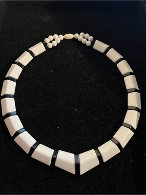 Avon Bkack and white beaded V collar necklace- 18.5 inches